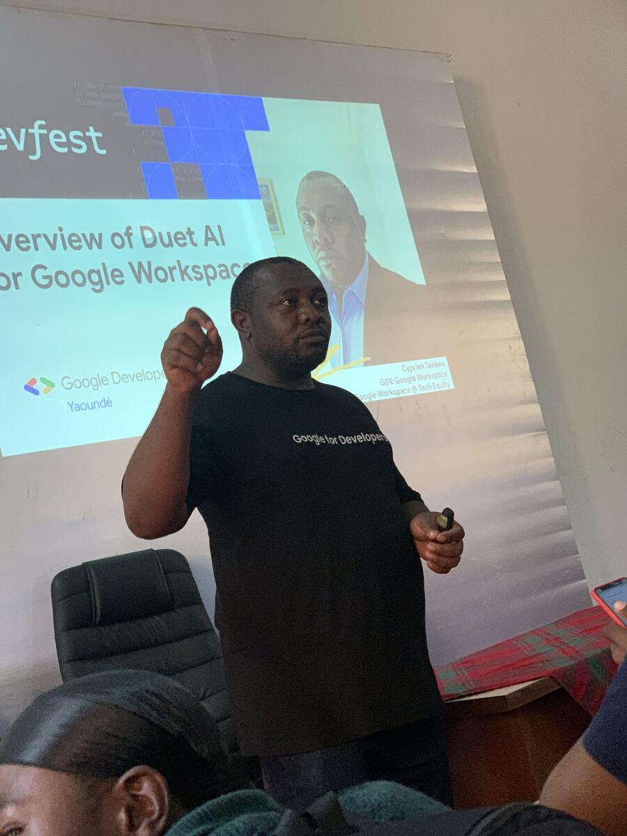 Cyprien présente Duet AI for Google Workspace lors d’un DevFest