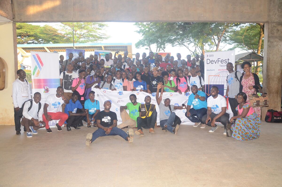 Photo de groupe des participants d’un DevFest